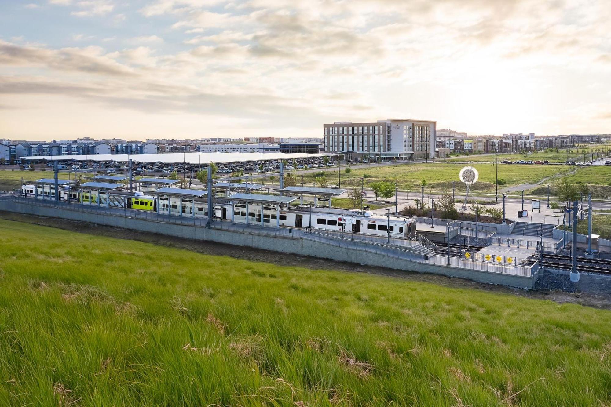 Hyatt Place Pena Station/Denver Airport Exterior foto